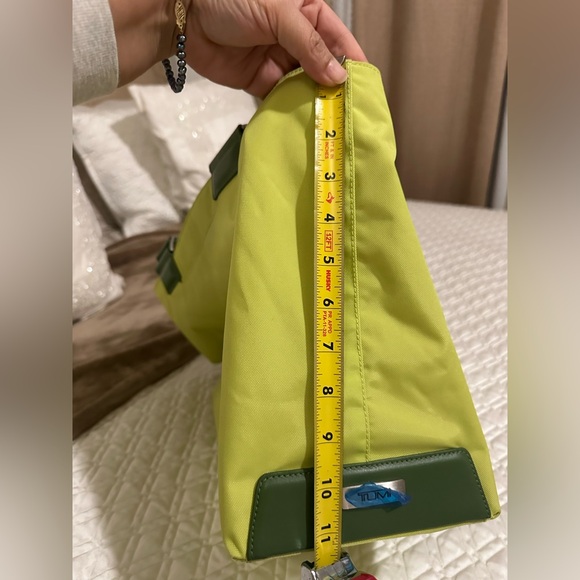 Tumi Green Tote Bag excellent condition - Picture 10 of 17